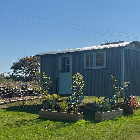 Toms Hut And Robins Rest Shepherd Huts Near Wadebridge Buitenkant foto