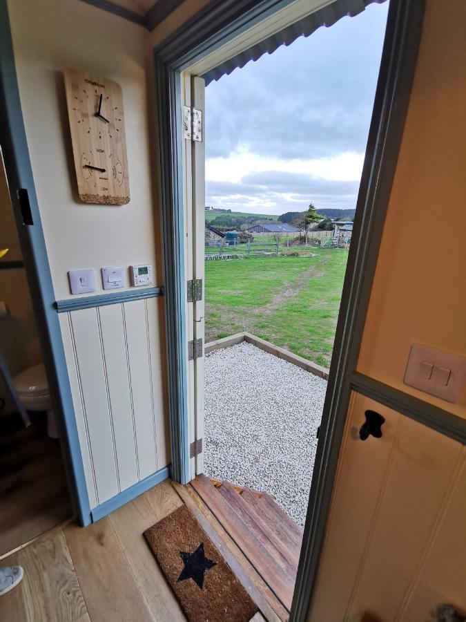 Toms Hut And Robins Rest Shepherd Huts Near Wadebridge Buitenkant foto