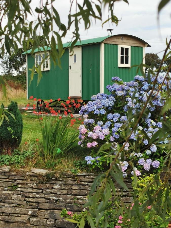 Toms Hut And Robins Rest Shepherd Huts Near Wadebridge Buitenkant foto