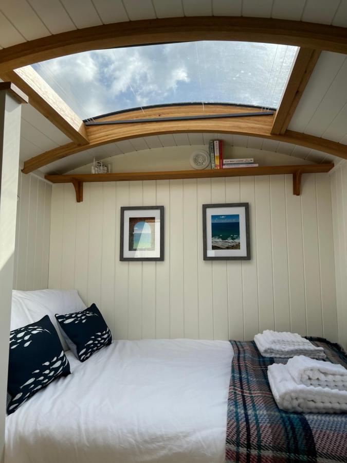 Toms Hut And Robins Rest Shepherd Huts Near Wadebridge Buitenkant foto