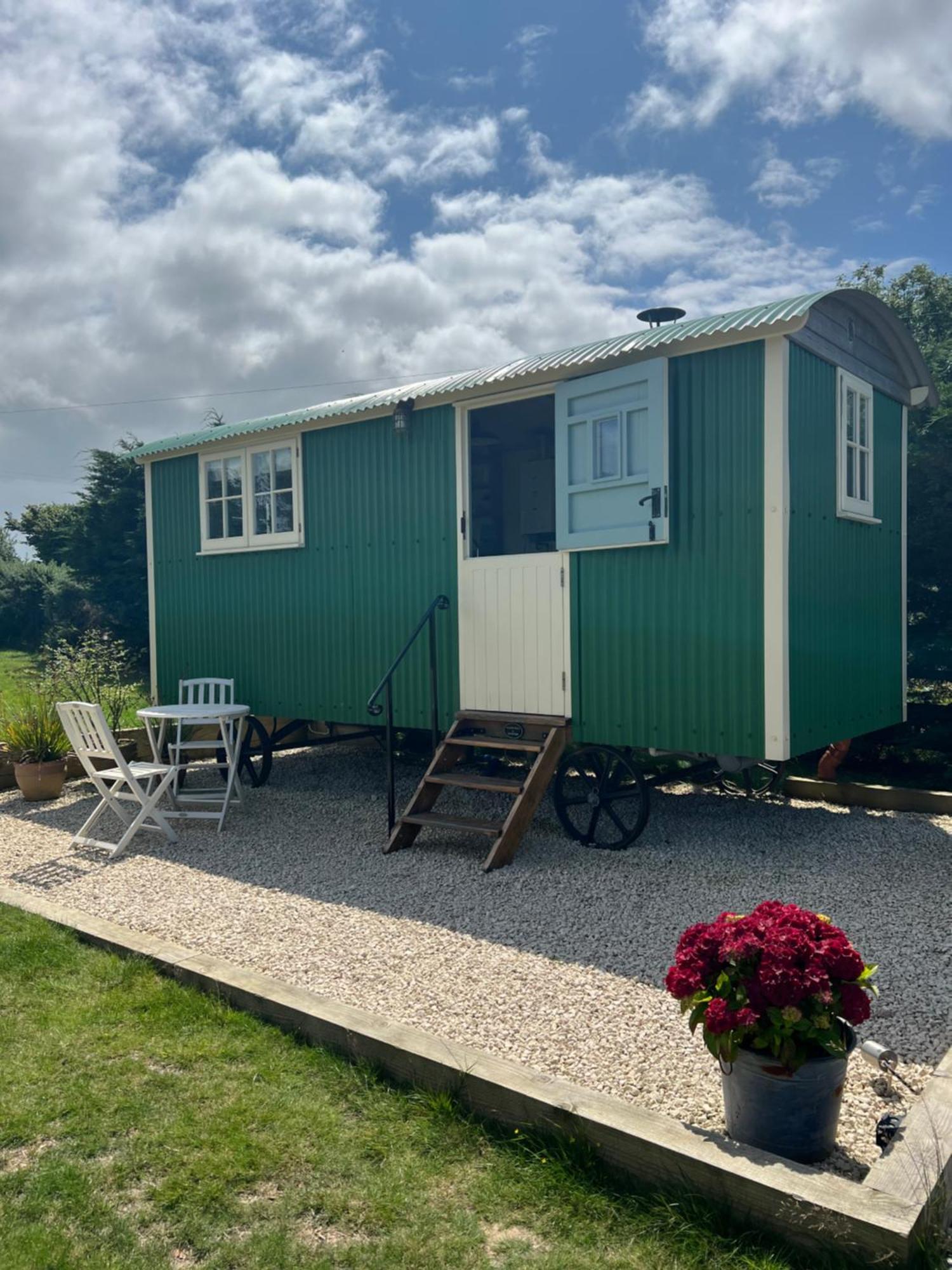 Toms Hut And Robins Rest Shepherd Huts Near Wadebridge Buitenkant foto