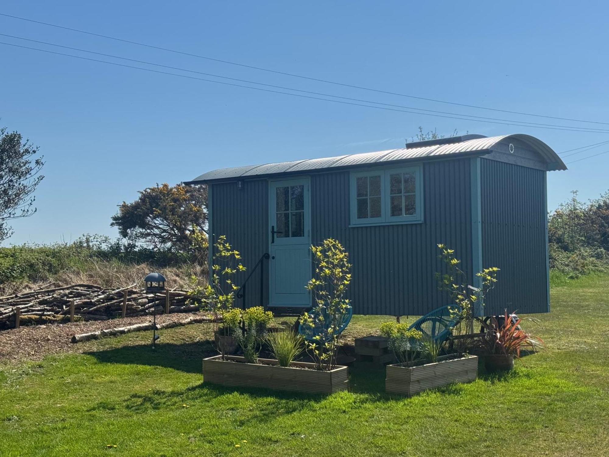 Toms Hut And Robins Rest Shepherd Huts Near Wadebridge Buitenkant foto